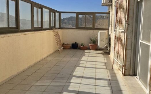 4 חדרים עם מרפסת נוף של 40 מ"ר – הר חומה שלב א'